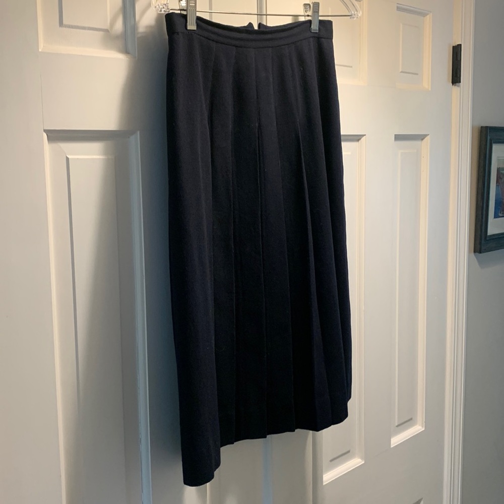 Pleated wool skirt